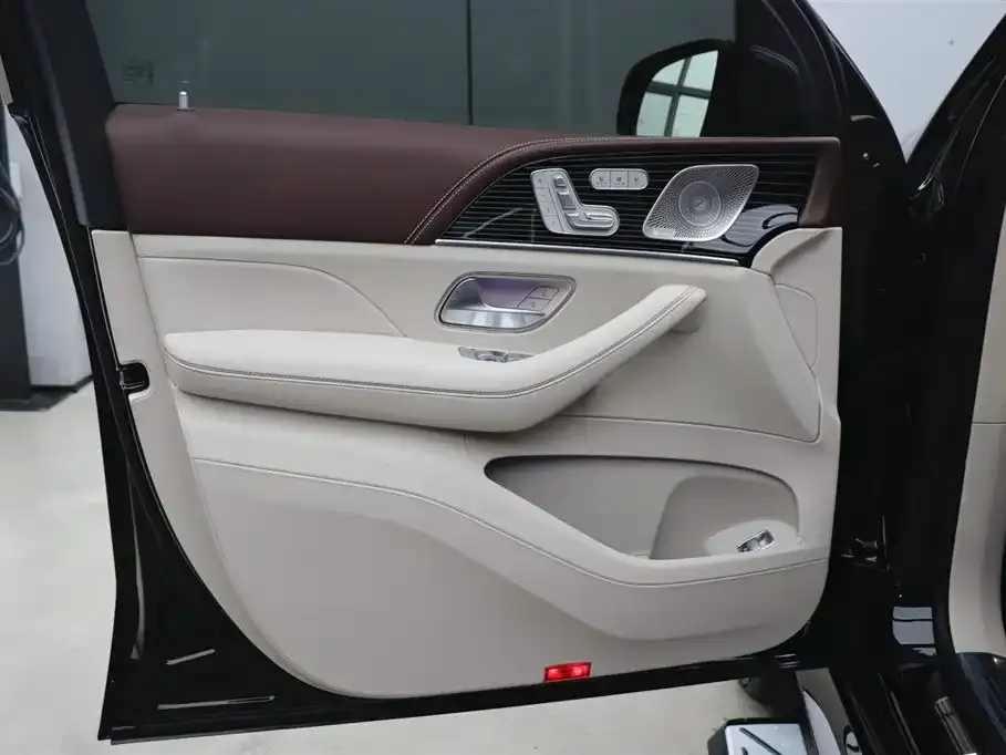 Mercedes-Benz GLS — фото 4