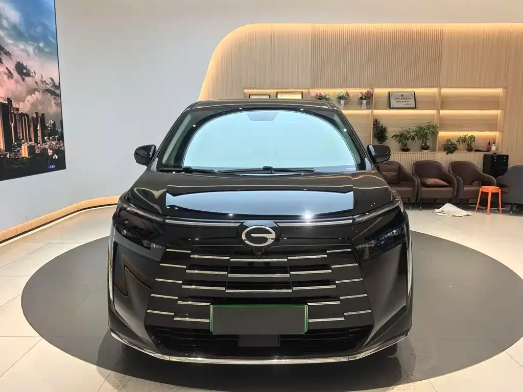 GAC Motor E8 Hybrid — фото 4