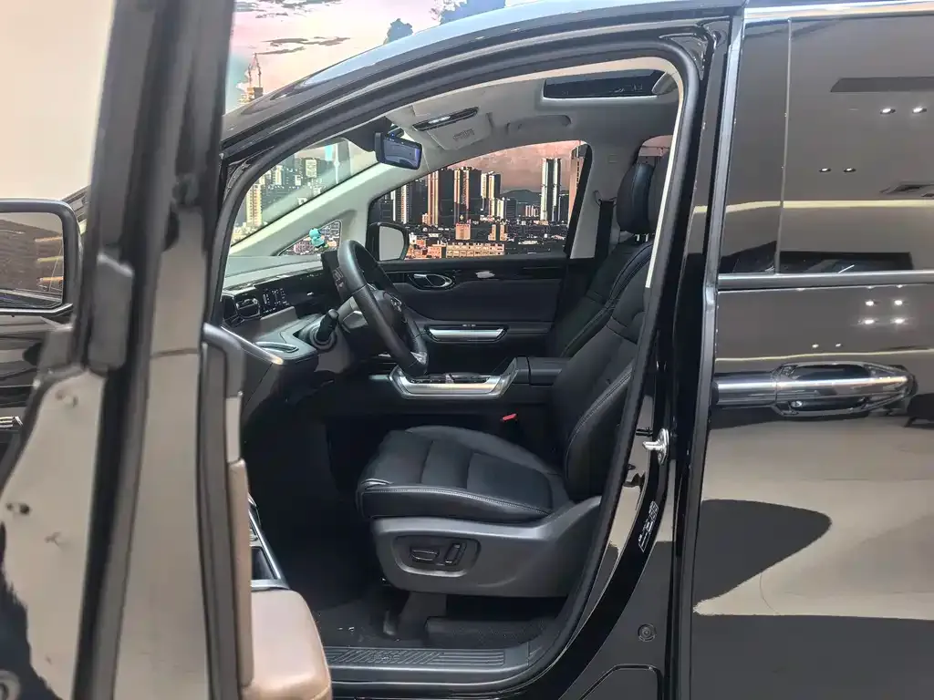 GAC Motor E8 Hybrid — фото 8