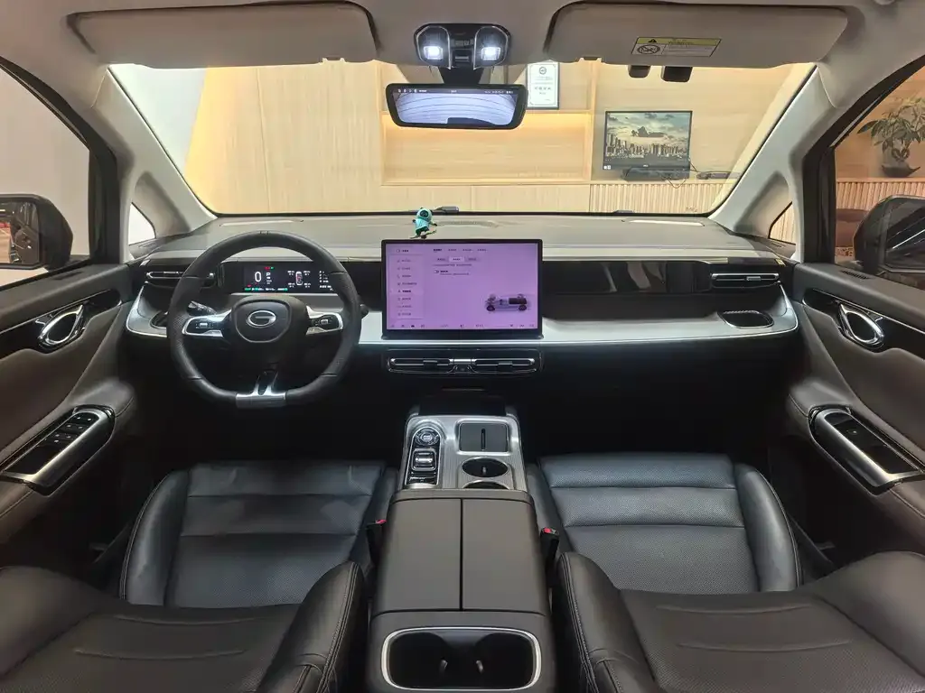 GAC Motor E8 Hybrid — фото 10