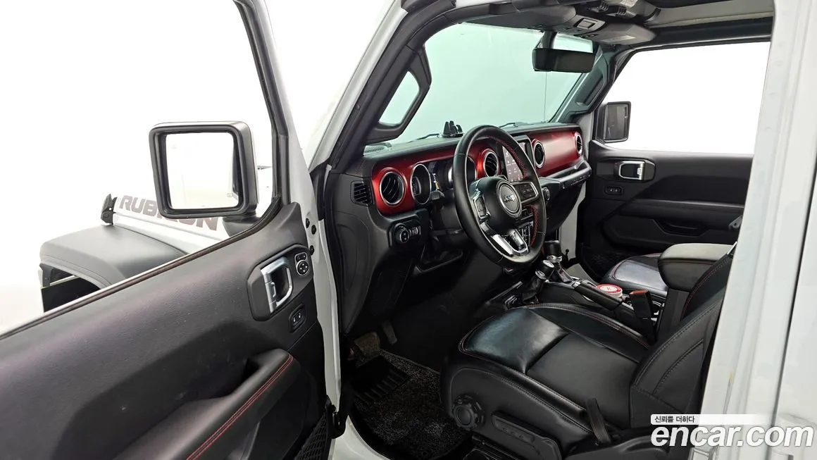 Jeep Wrangler — фото 10