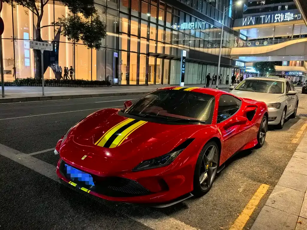 Ferrari F8 — фото 1