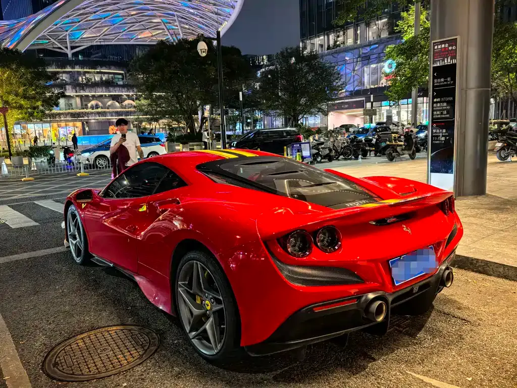 Ferrari F8 — фото 10