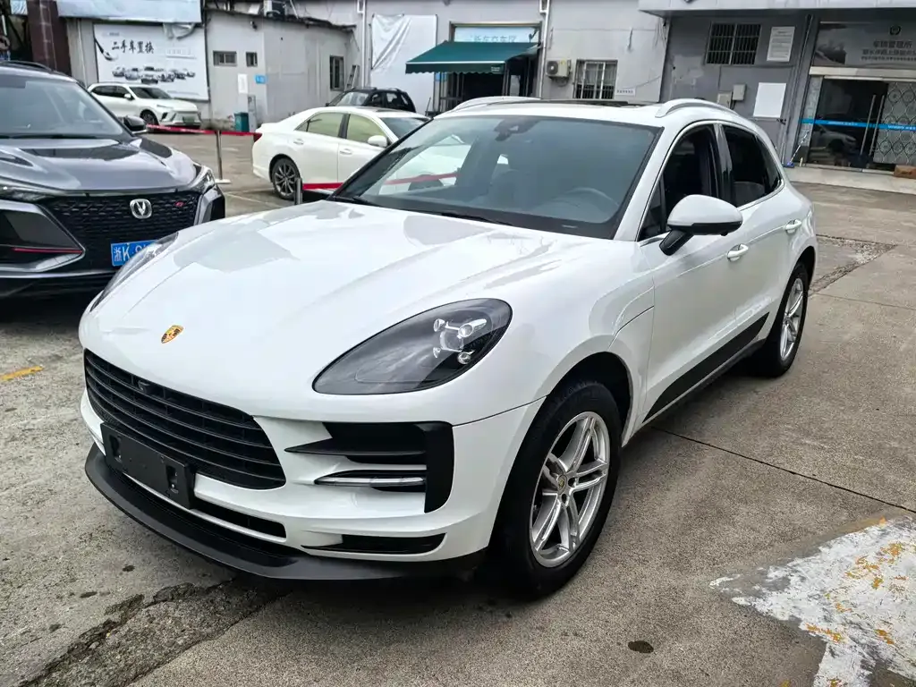Porsche Macan — фото 1
