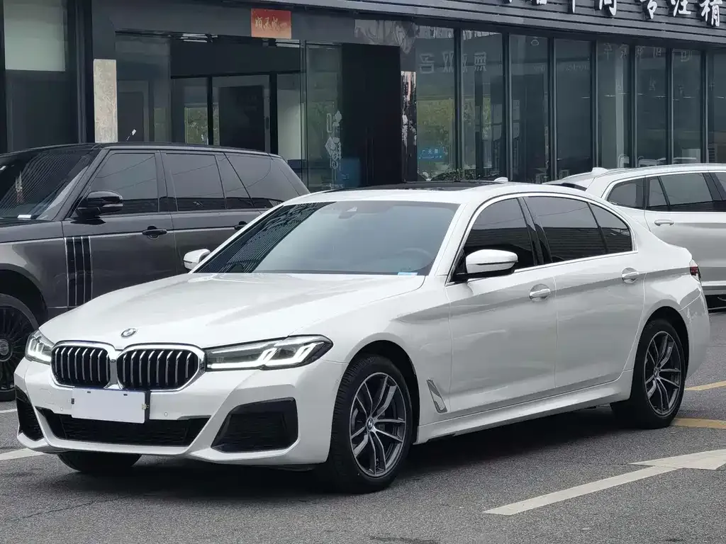 BMW 5 Series — фото 1