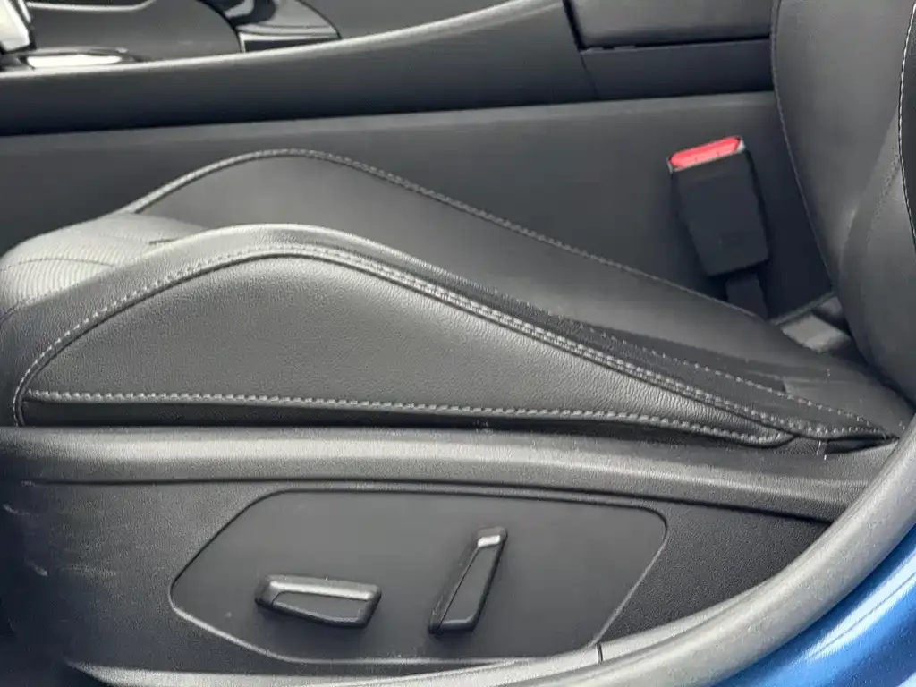 Hyundai Elantra — фото 10