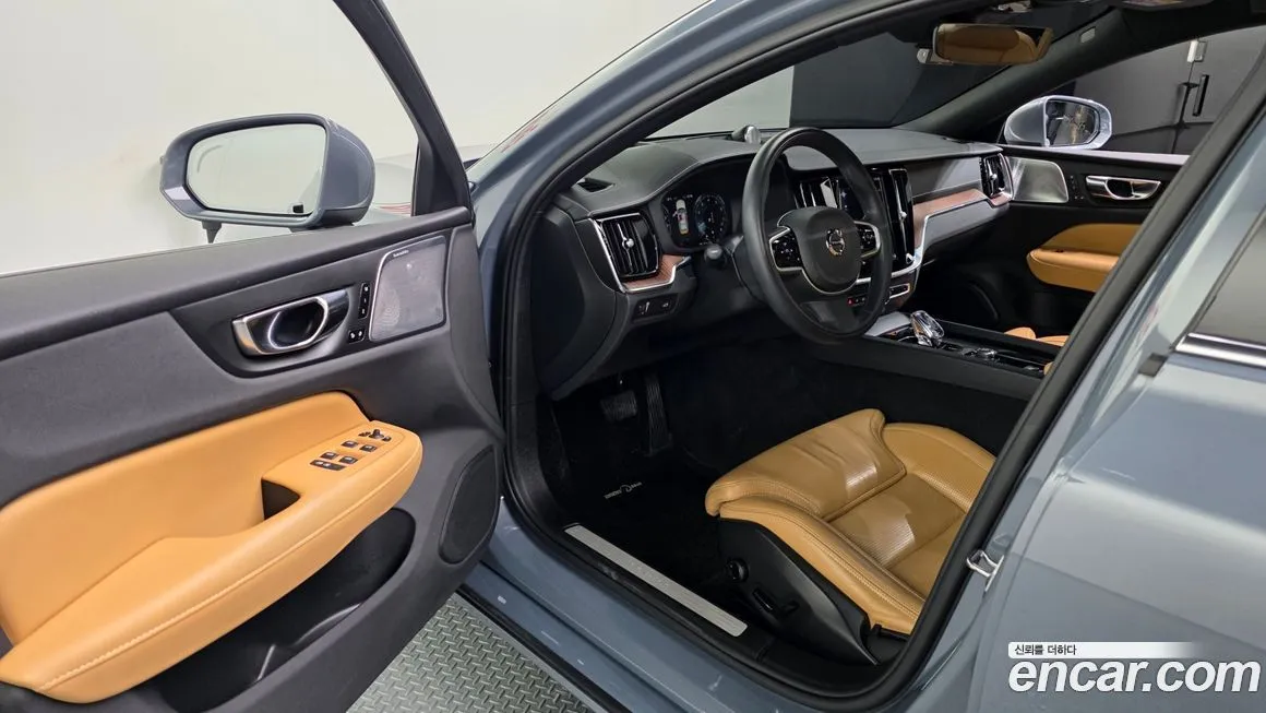Volvo S60 — фото 10