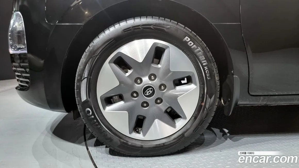 Hyundai Staria — фото 2