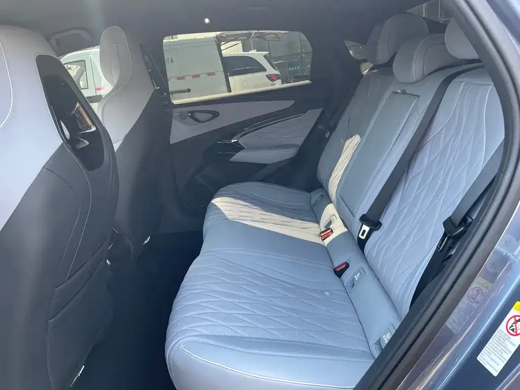 BYD Seal — фото 3