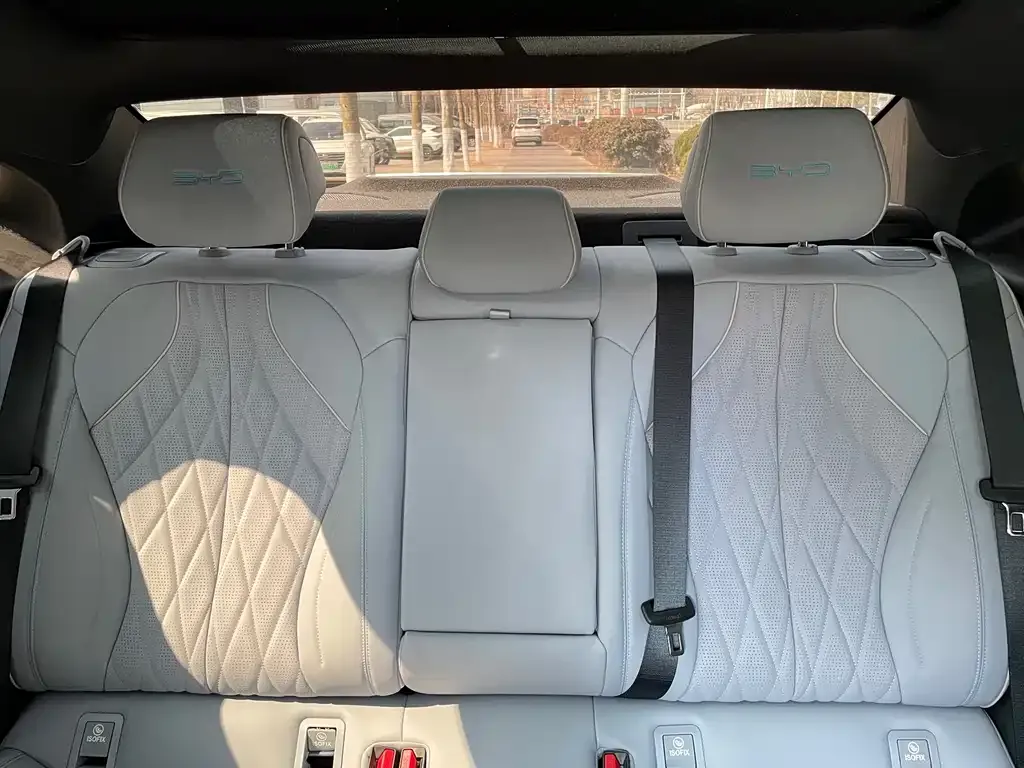 BYD Seal — фото 2