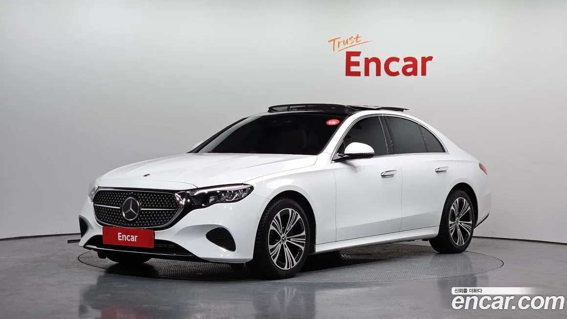 Mercedes-Benz E-Class — фото 1