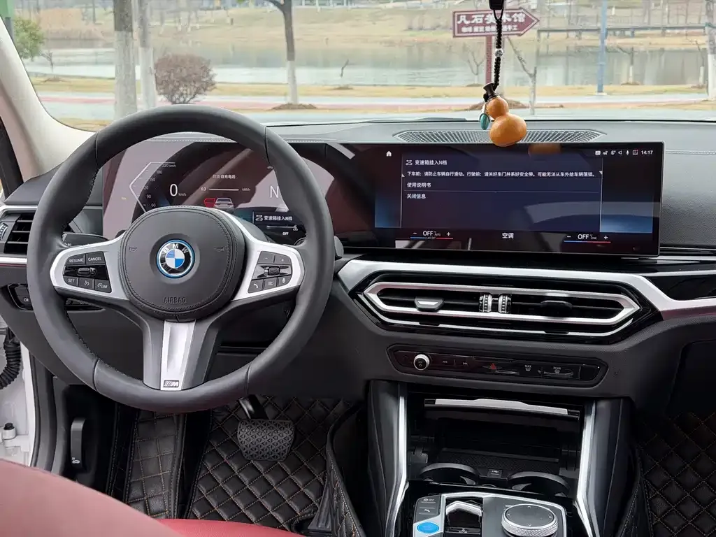 BMW i3 — фото 9