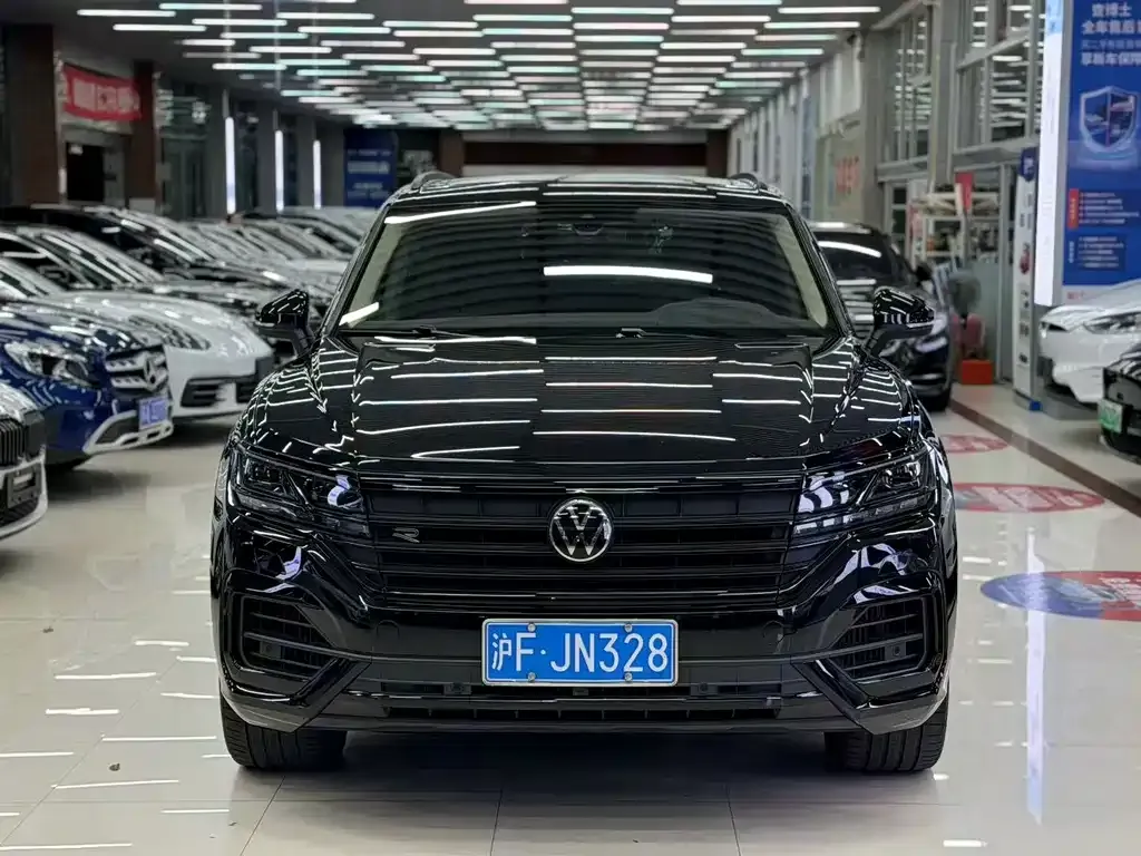 Volkswagen Touareg — фото 10