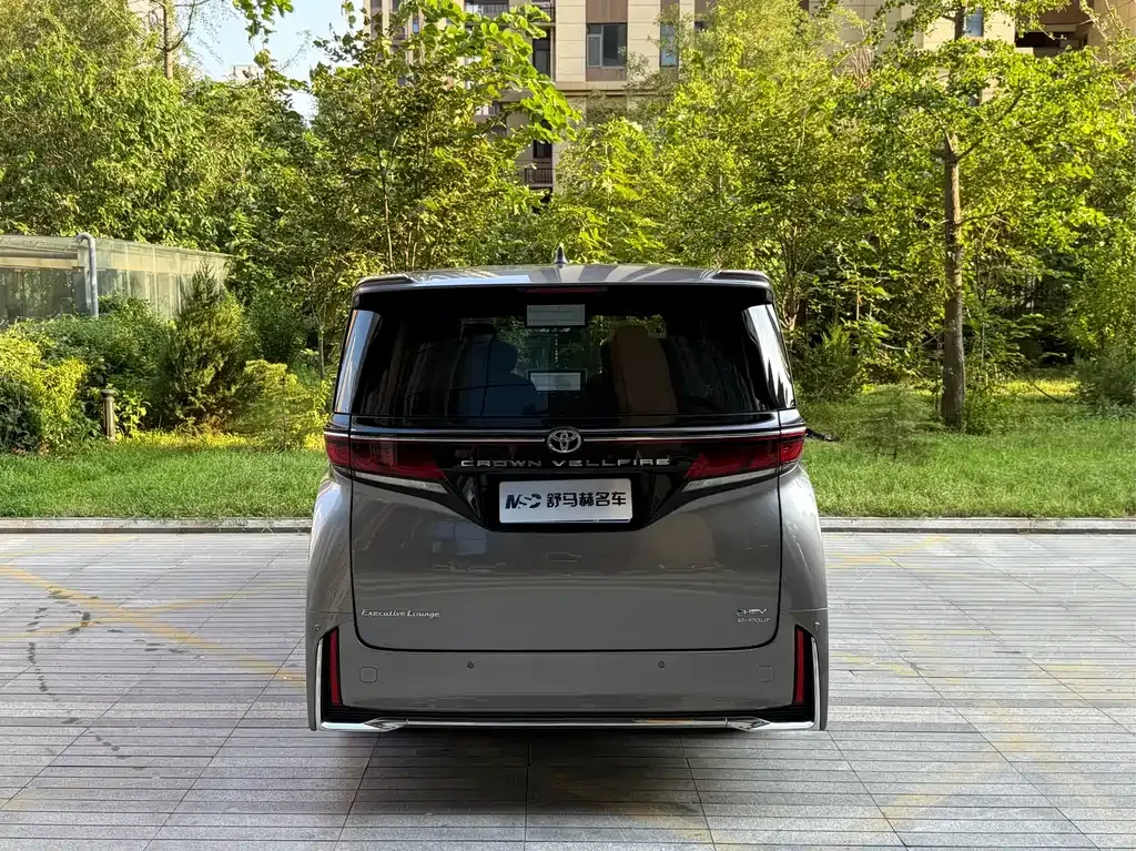 Toyota Vellfire — фото 9