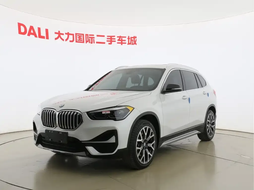 BMW X1 — фото 1