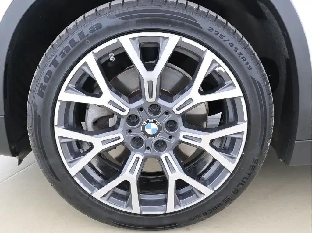 BMW X1 — фото 2