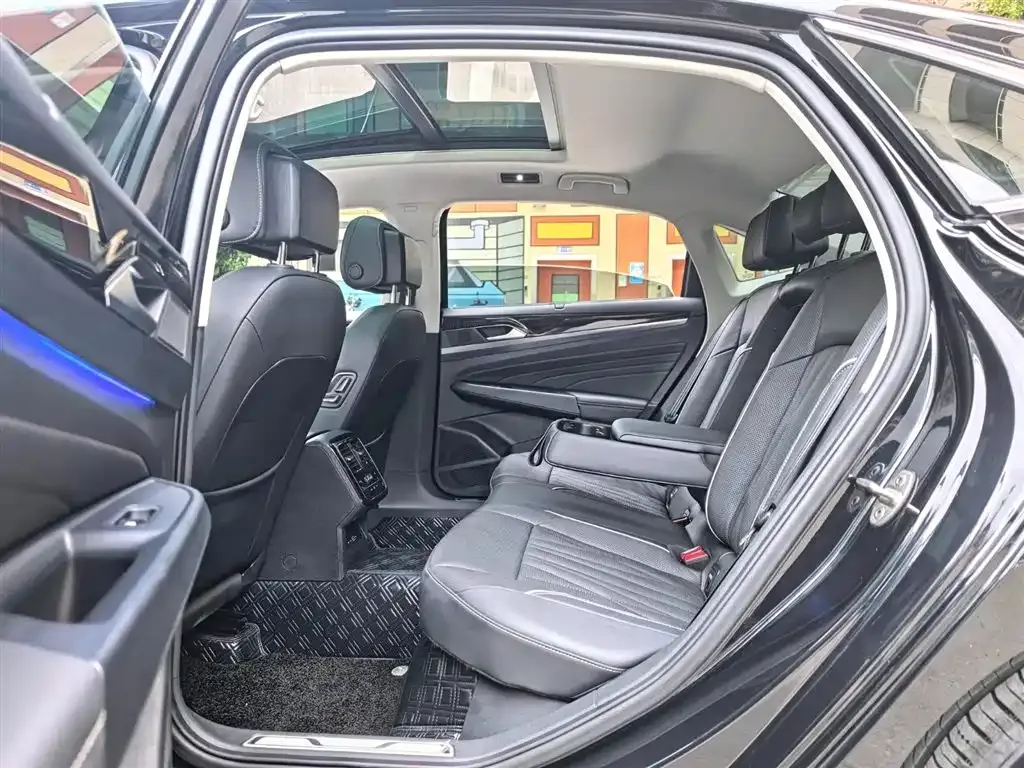 Volkswagen Passat — фото 8
