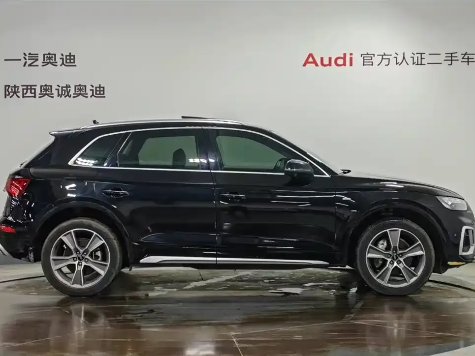 Audi Q5L — фото 6