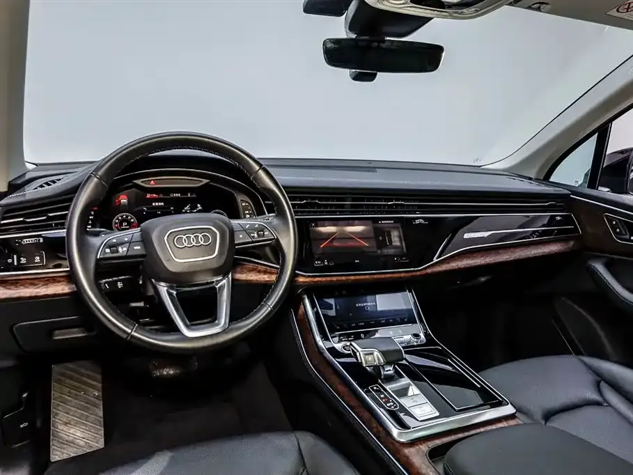 Audi Q7 — фото 4