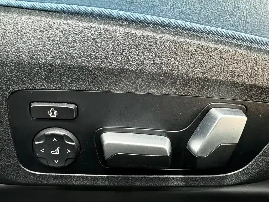 BMW M4 — фото 10
