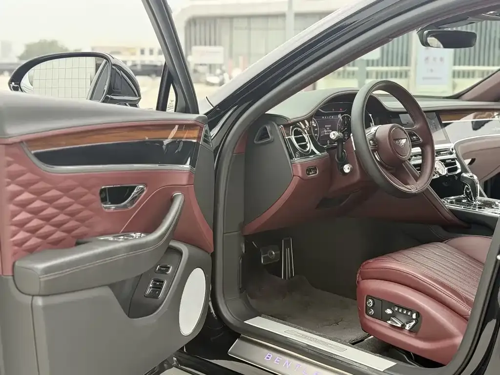 Bentley Flying Spur — фото 5