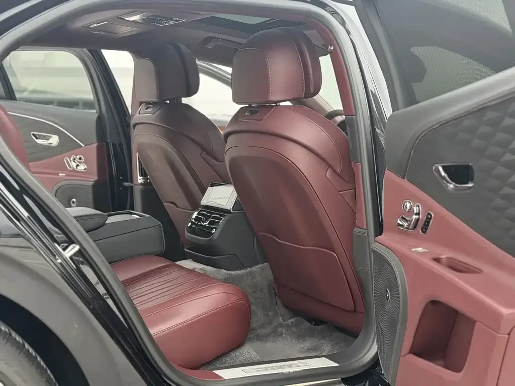 Bentley Flying Spur — фото 7