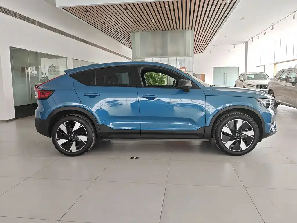 Volvo C40 — фото 10