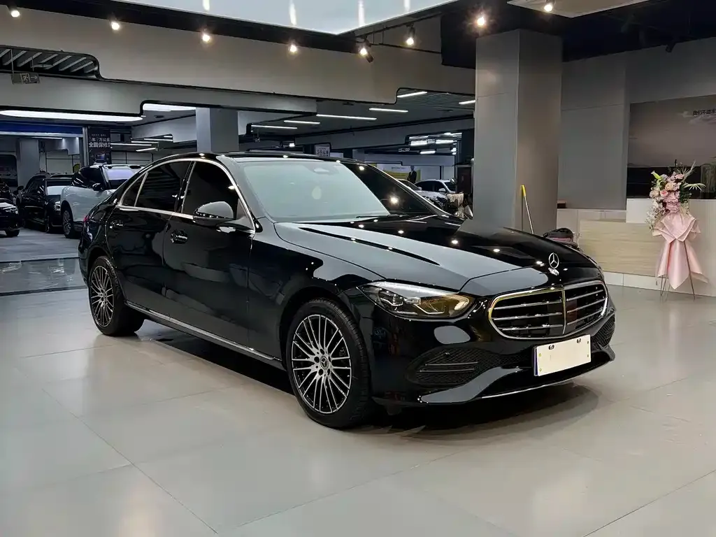 Mercedes-Benz C-Class — фото 1