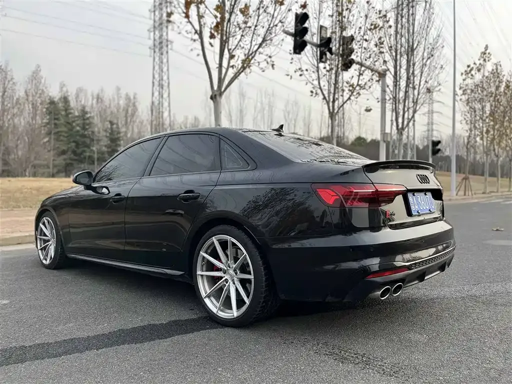 Audi S4 — фото 9