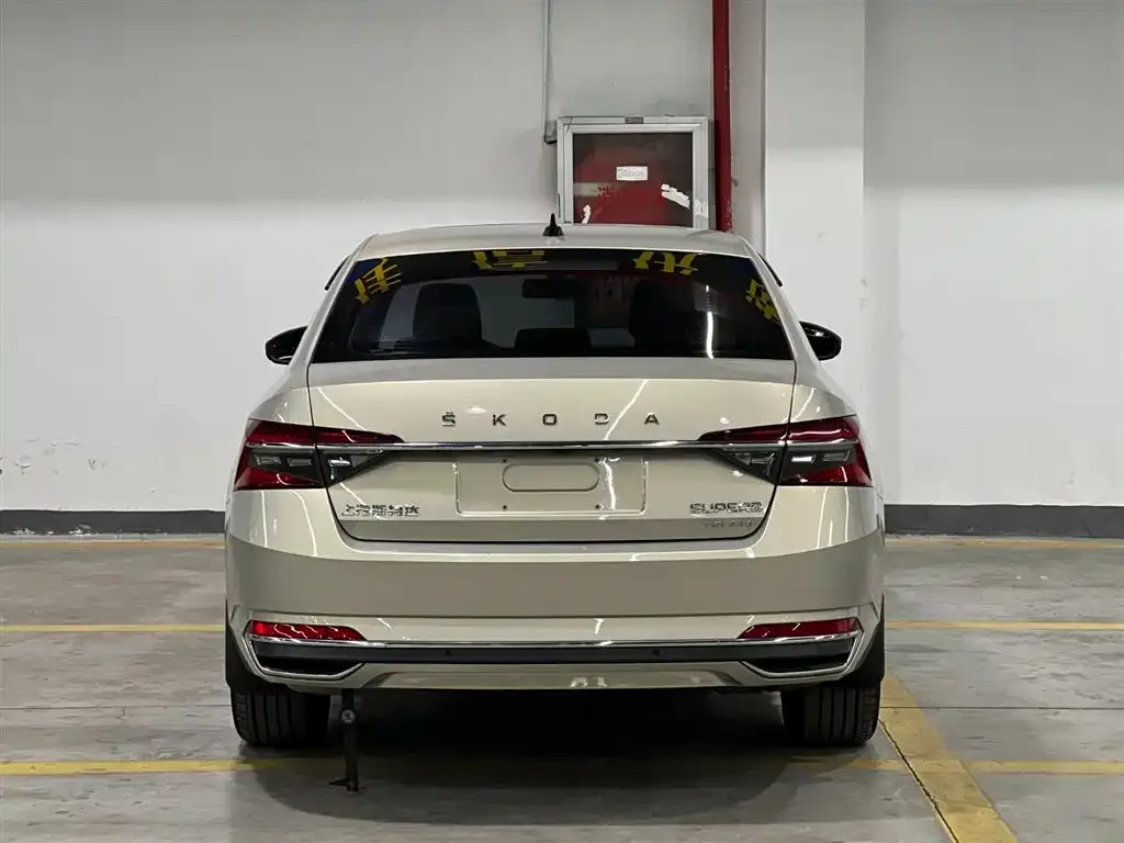 Skoda Superb — фото 5