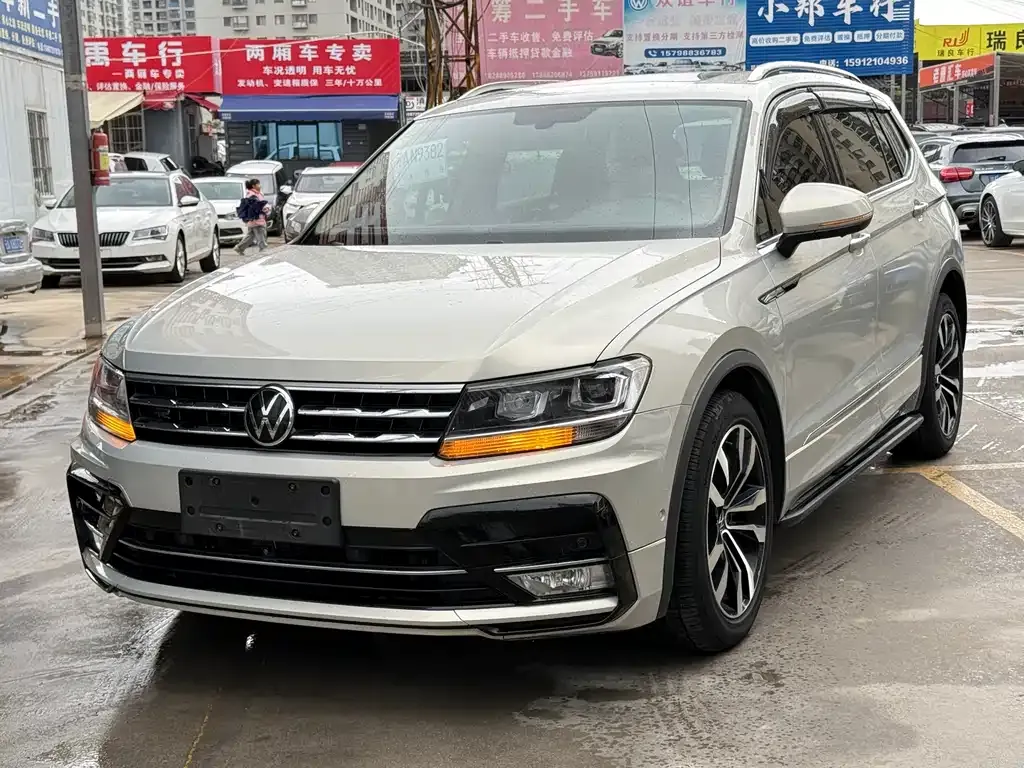Volkswagen Tiguan L — фото 1