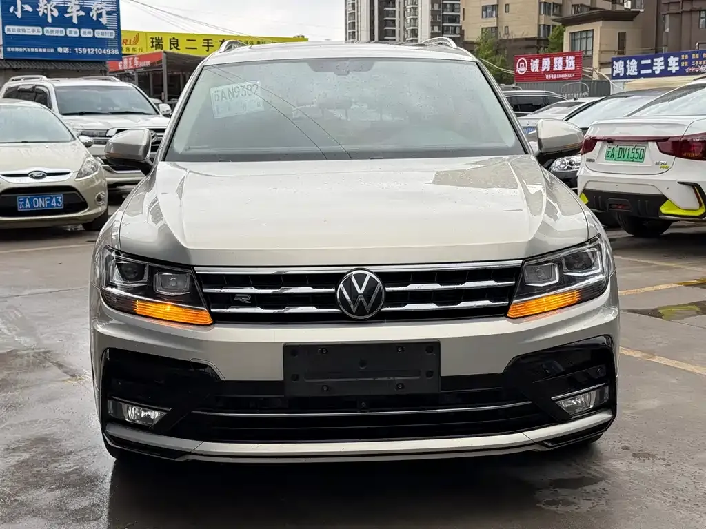 Volkswagen Tiguan L — фото 2