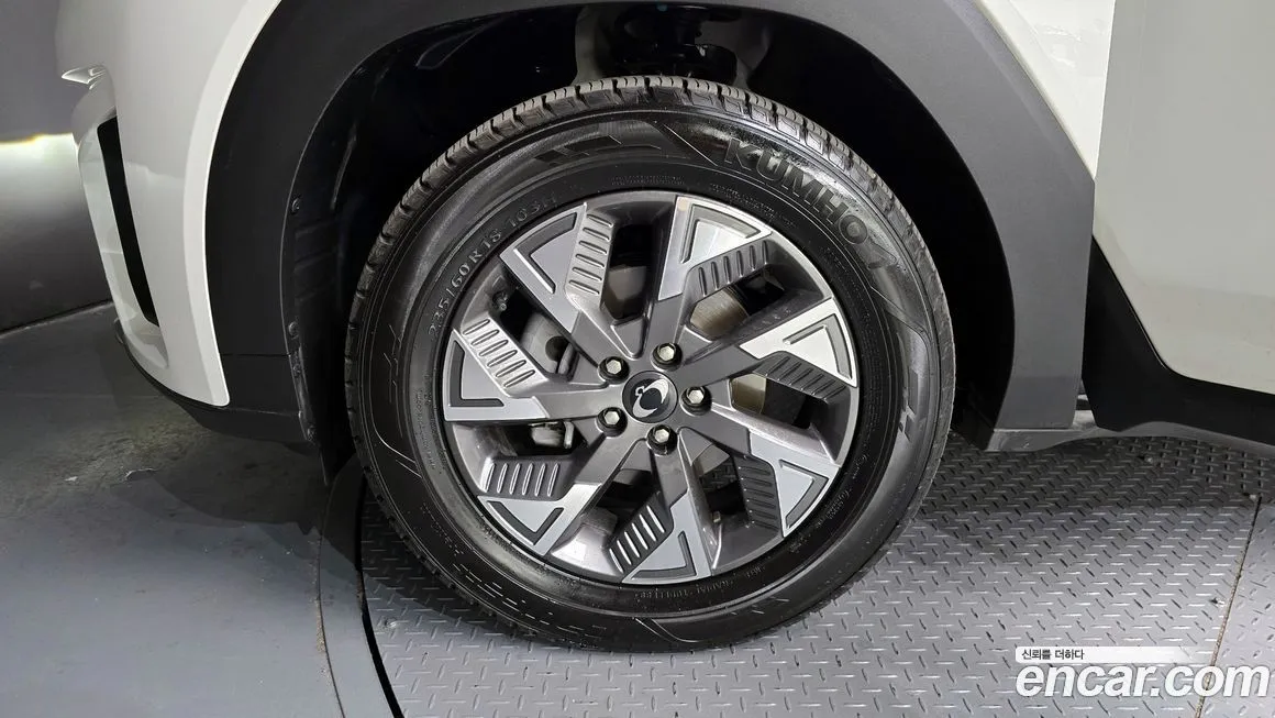 KG Mobility (Ssangyong) Torres — фото 9