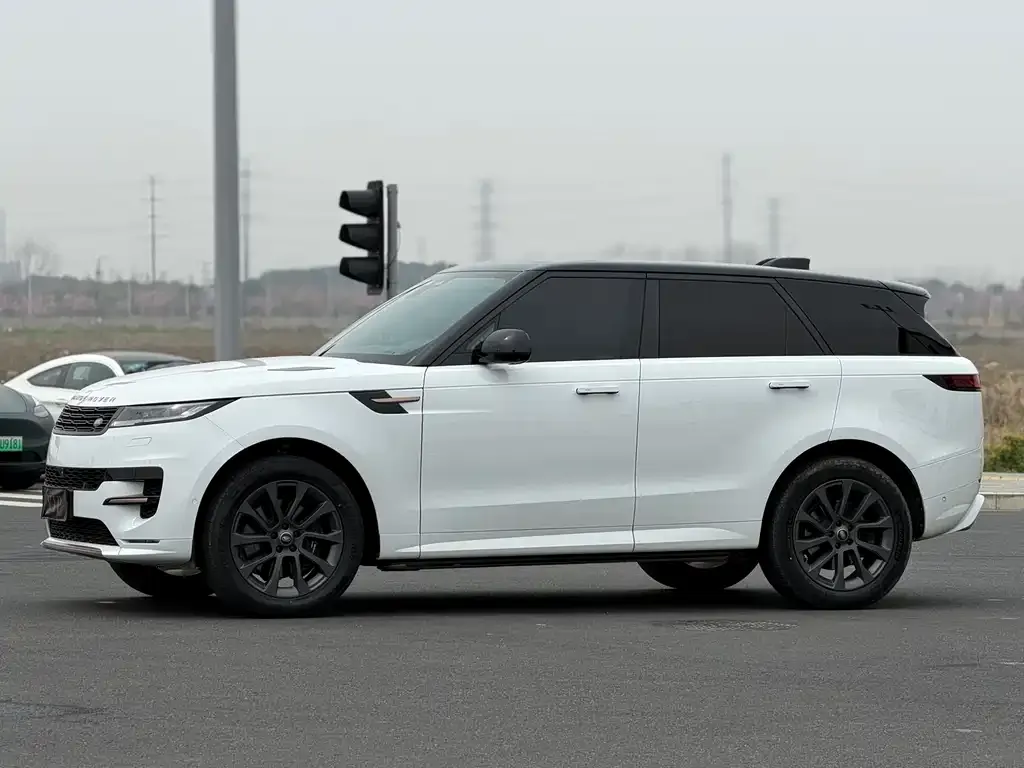 Land Rover Sport — фото 1