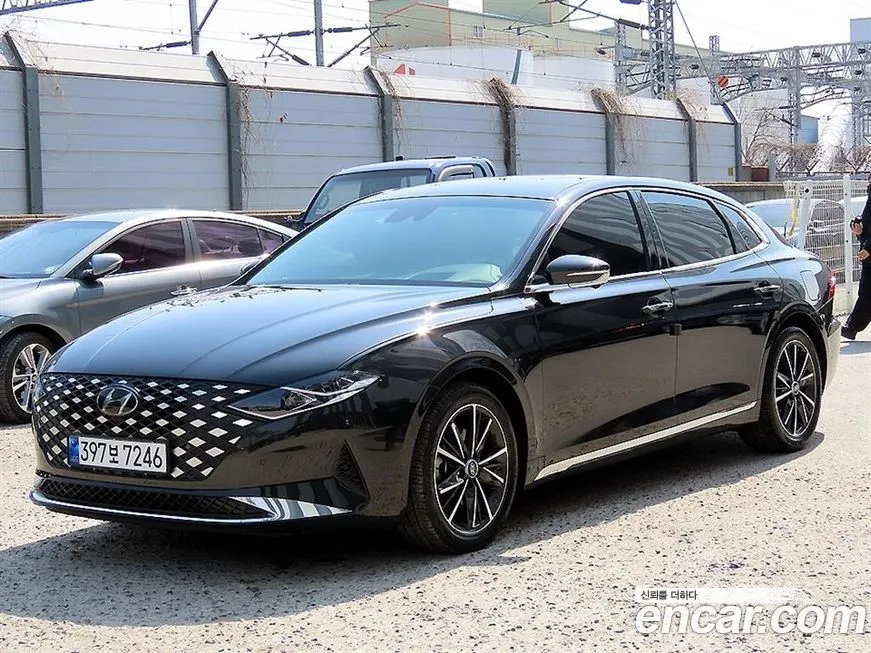 Hyundai Grandeur — фото 1