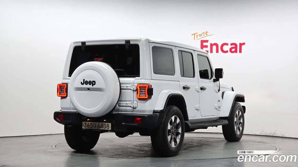 Jeep Wrangler — фото 10
