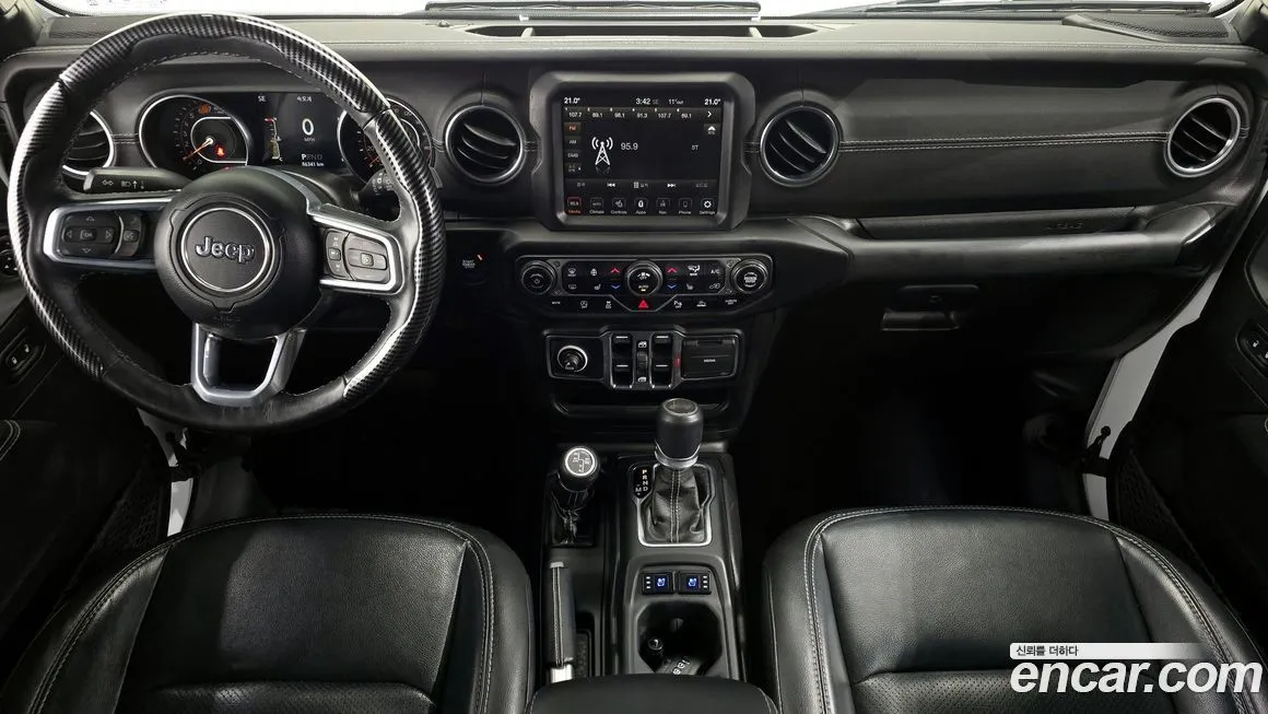 Jeep Wrangler — фото 9