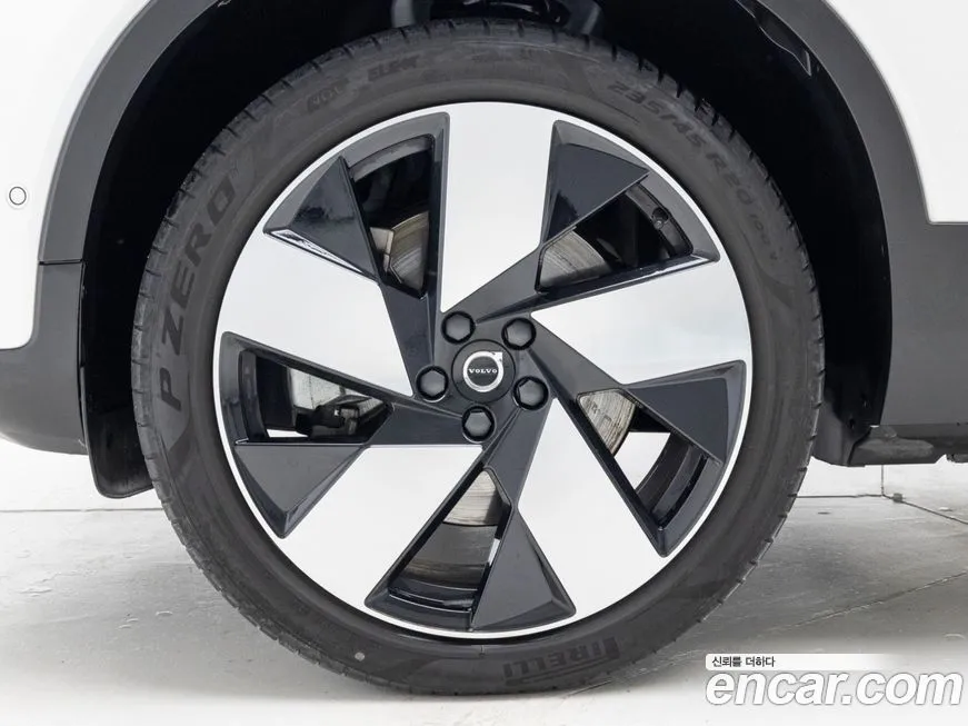 Volvo C40 — фото 10