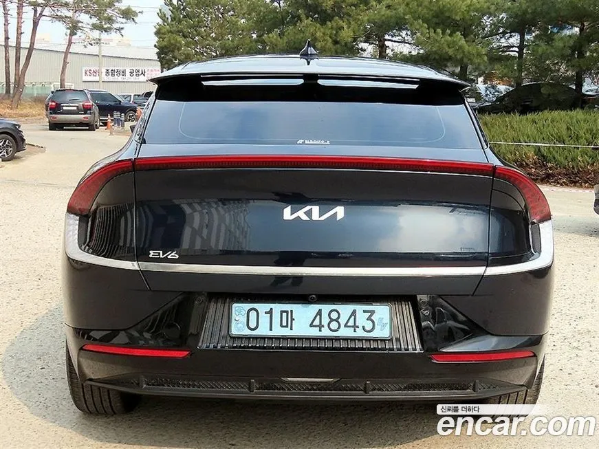 Kia EV6 — фото 9