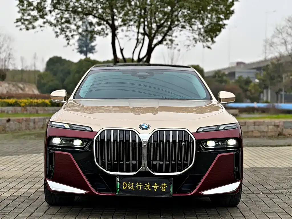BMW i7 — фото 6