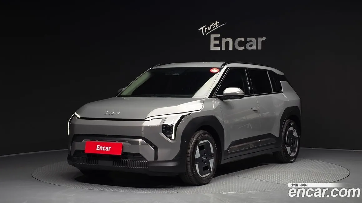 Kia EV3 — фото 1
