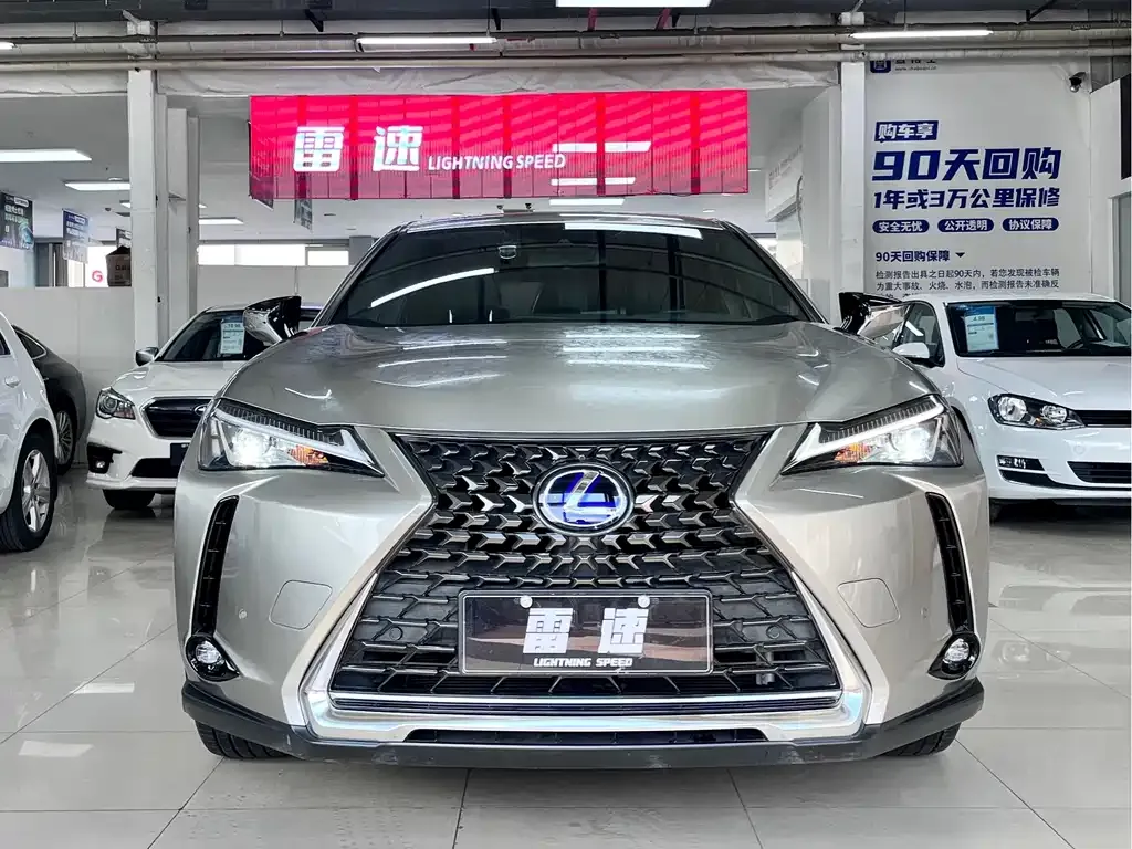 Lexus UX — фото 6