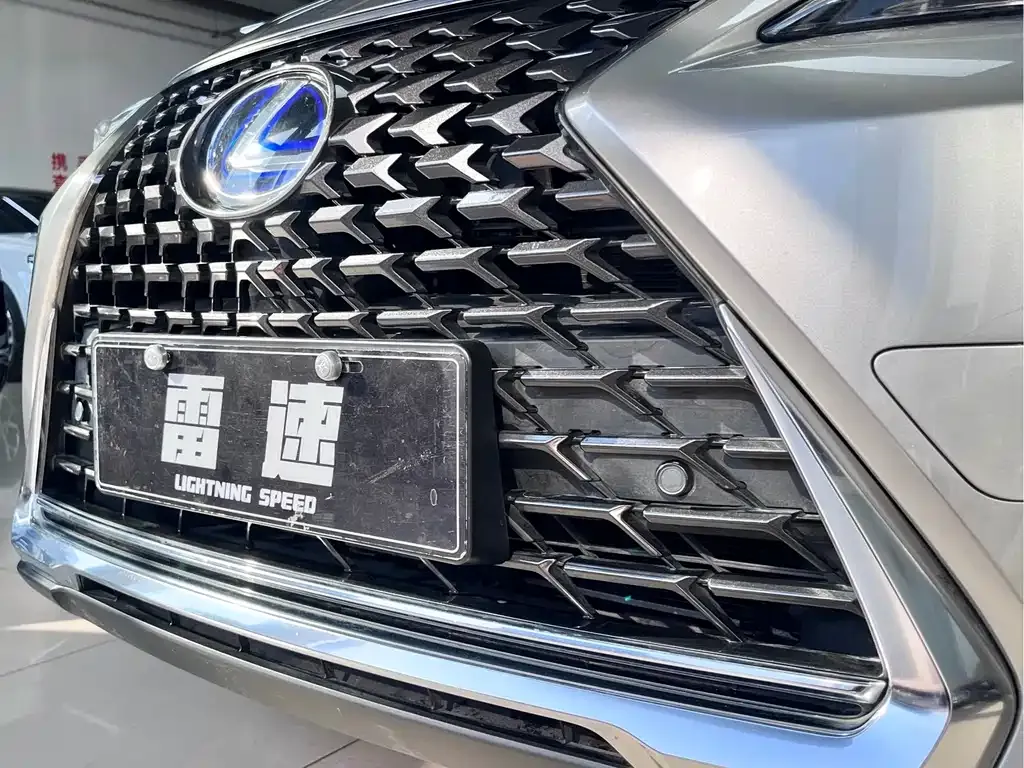 Lexus UX — фото 10