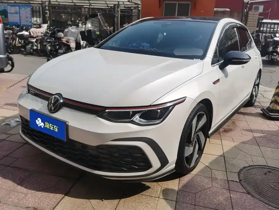 Volkswagen Golf GTI — фото 1