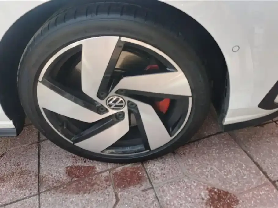 Volkswagen Golf GTI — фото 3