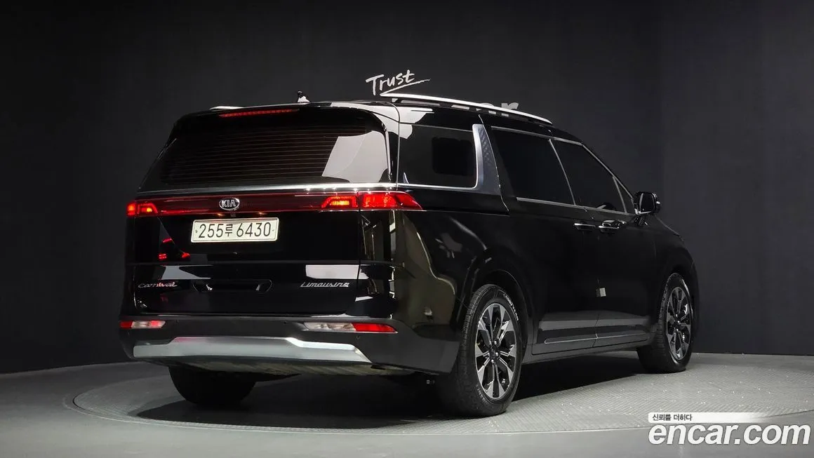 Kia Carnival — фото 6