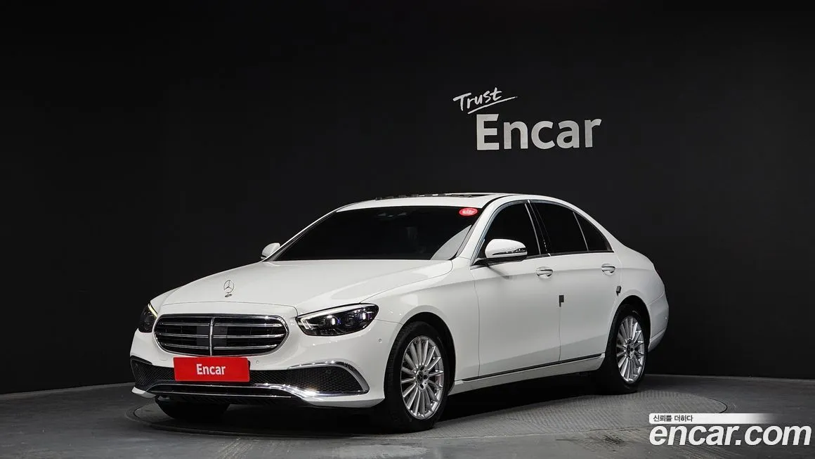 Mercedes-Benz E-Class — фото 1