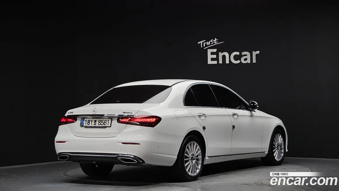 Mercedes-Benz E-Class — фото 9