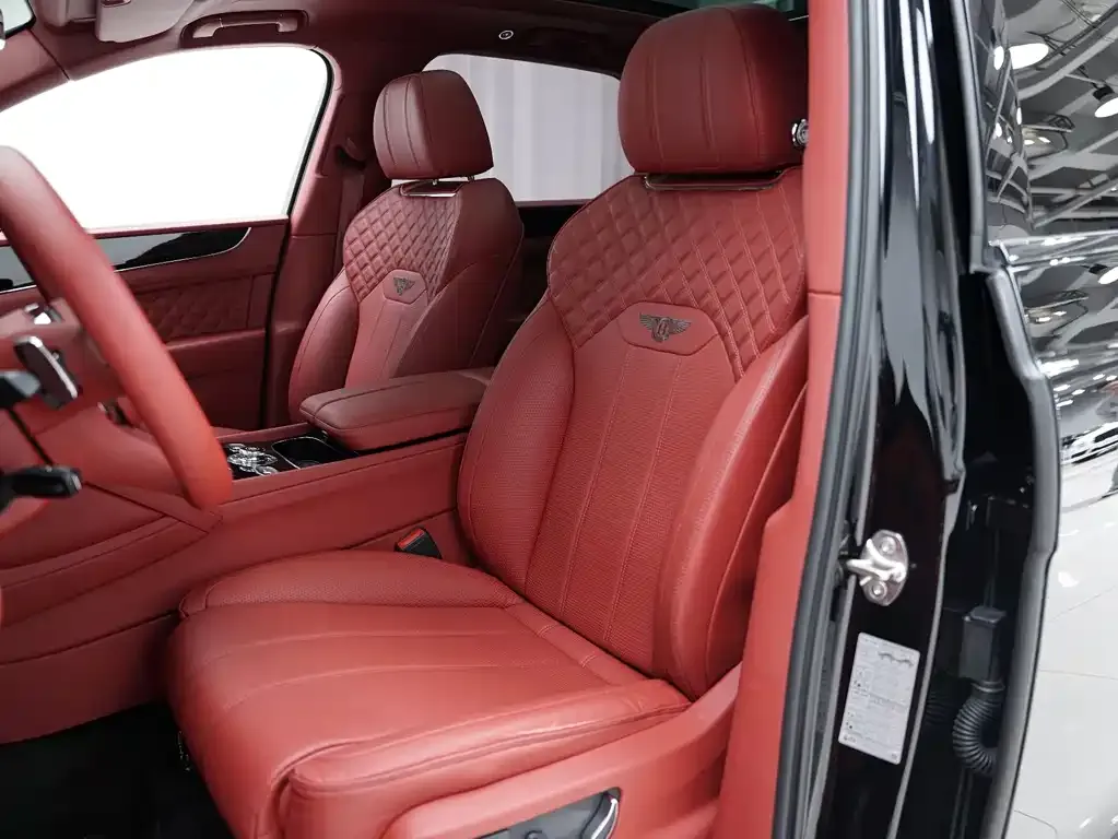 Bentley Bentayga — фото 10