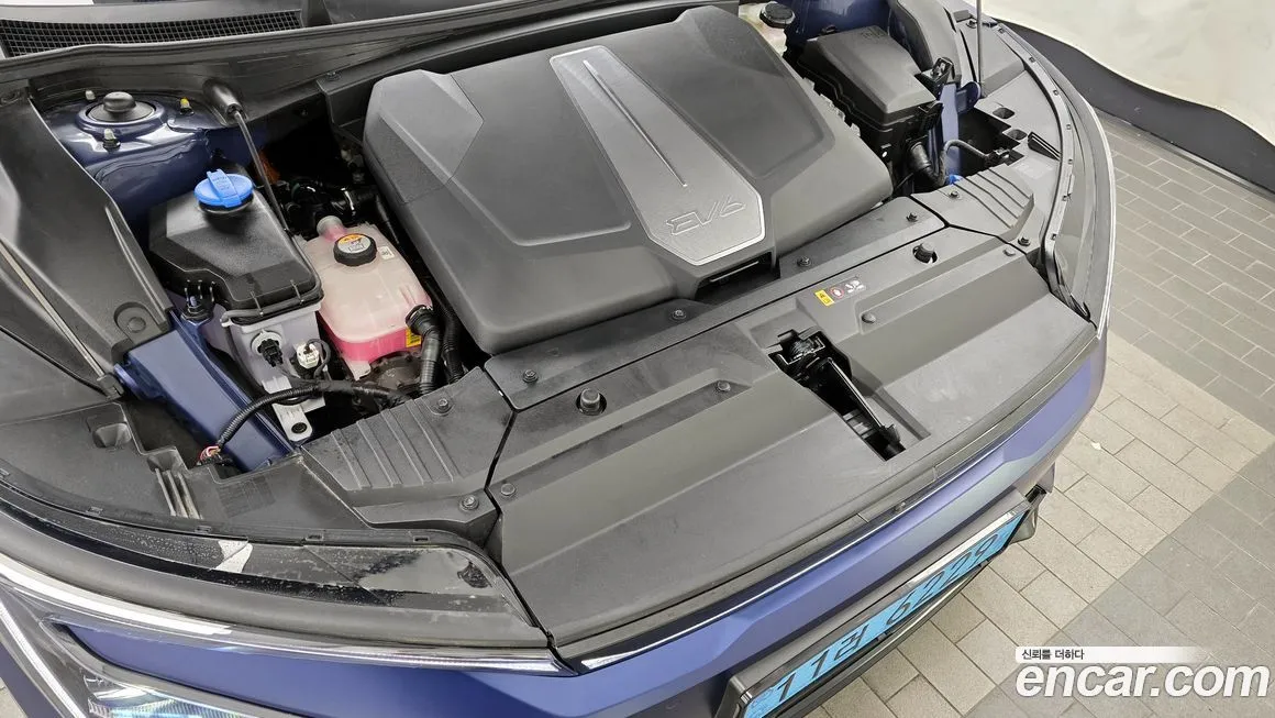 Kia EV6 — фото 9